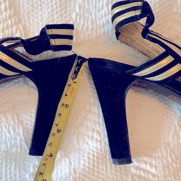 H&M strapy sandals with heel size US 7 👠 - Picture 4 of 4